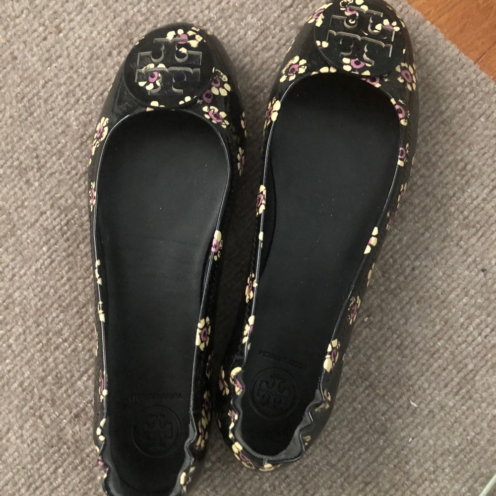 Tory Burch Minnie black floral travel Ballet Flats size 8